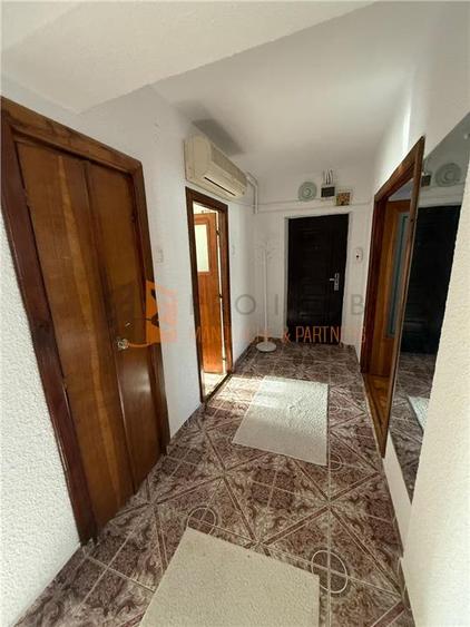 Apartament cu 3 camere decomandat, mobilat în 1 Decembrie
