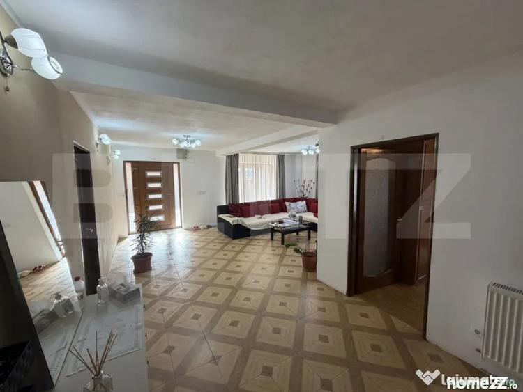 Casă cu 5 camere cu Teren 800 Mp în Surduc