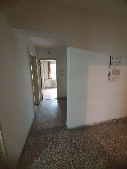 Apartament cu 3 camere decomandat în Militari