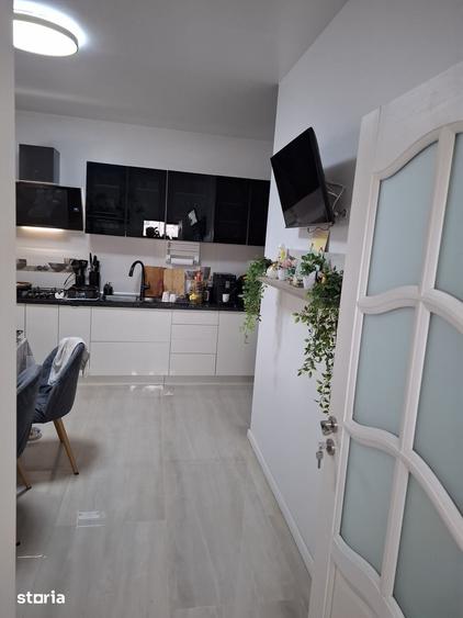 Casă cu 7 camere cu Teren 516 Mp în Cumpăna