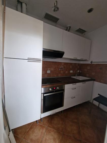 Apartament cu 3 camere decomandat, mobilat în Universitate