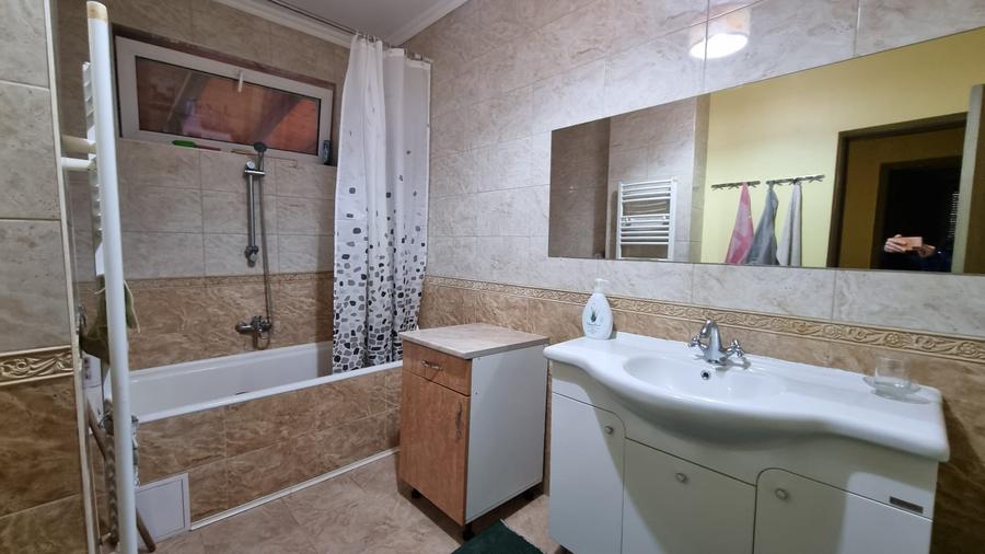 Casă individuală cu 3 camere cu Canalizare în Semicentral