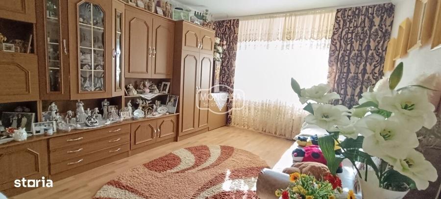 Apartament cu 3 camere decomandat în Central