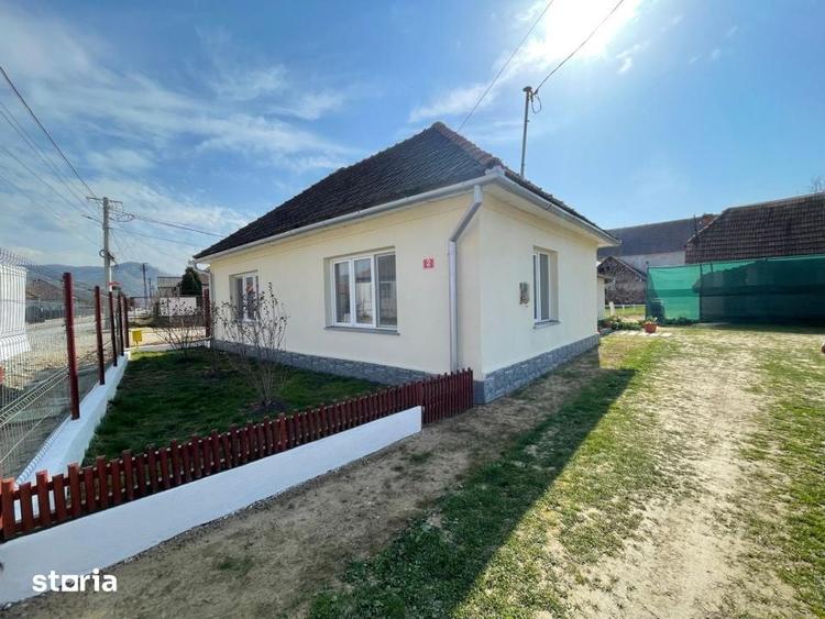 Casă cu 2 camere cu Teren 1160 Mp în Central