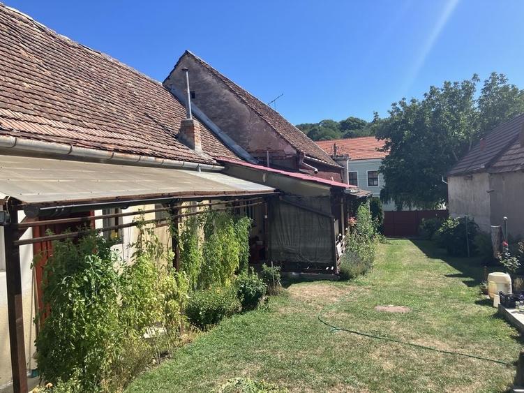 Casă cu 3 camere în Jidvei