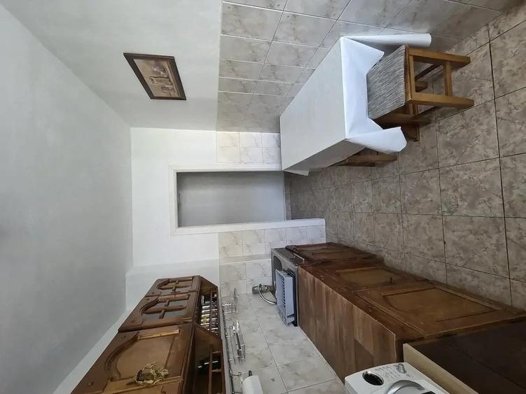 Apartament cu 2 camere semidecomandat în Girocului