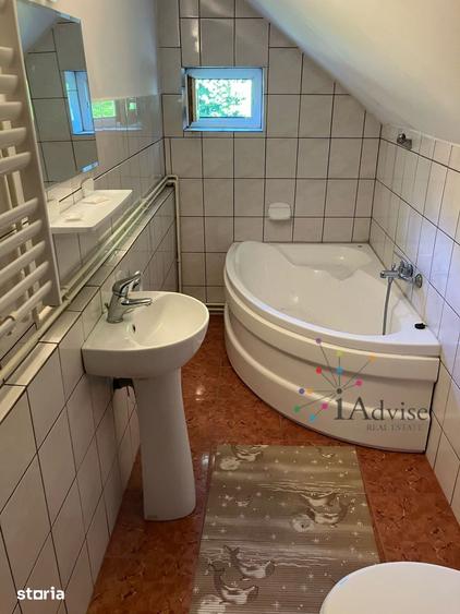 Casă cu 9 camere cu Teren 675 Mp în Central