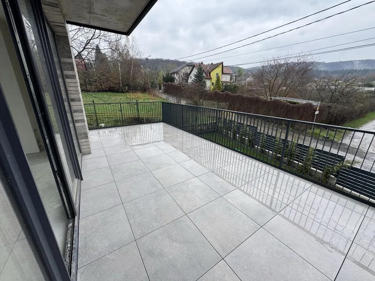 Casă individuală cu 5 camere cu Canalizare în Făget