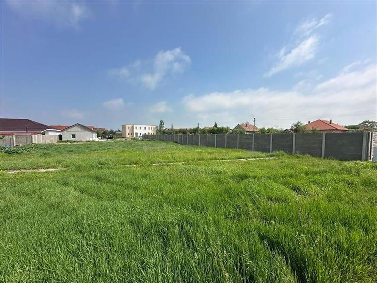 Teren Construcții intravilan de 700 mp, în Variaș