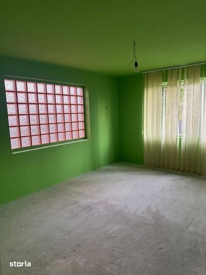 Casă cu 4 camere cu Teren 1105 Mp în Târgșoru Vechi