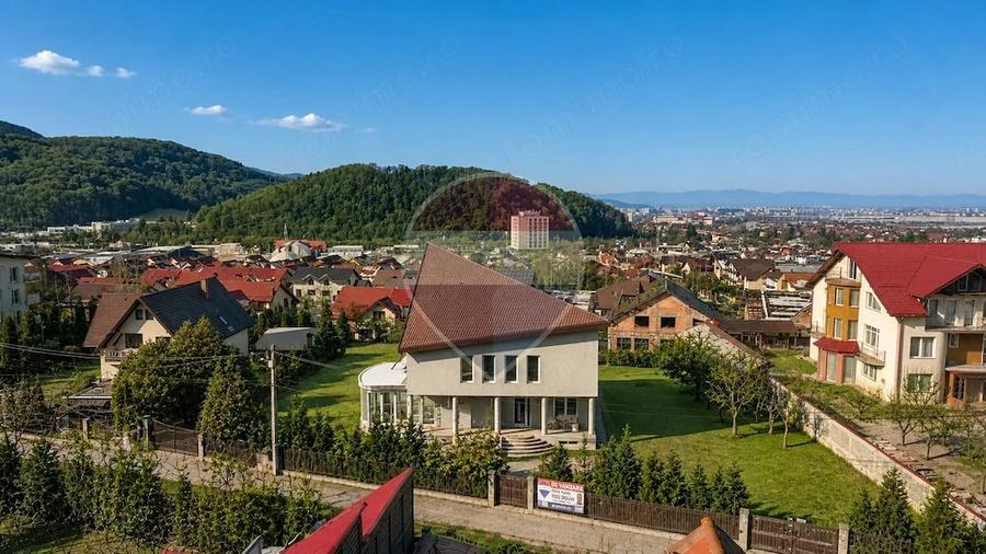 Casă cu Teren 1322 Mp în Bunloc