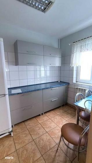 Apartament cu 3 camere decomandat în Tineretului