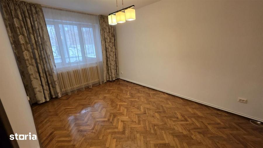 Apartament cu 3 camere decomandat, mobilat în Plopilor