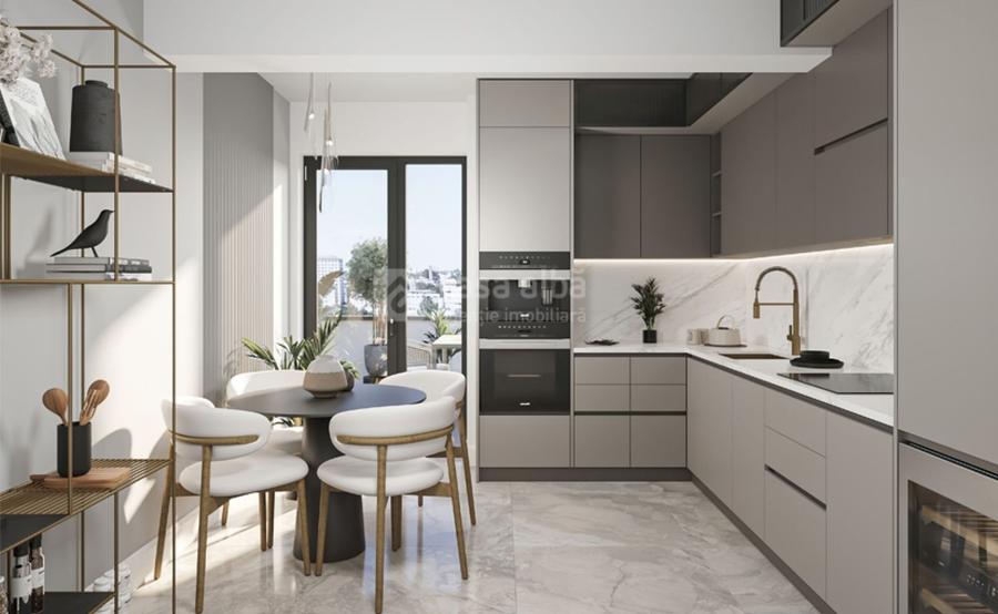 Apartament cu 3 camere decomandat în Central