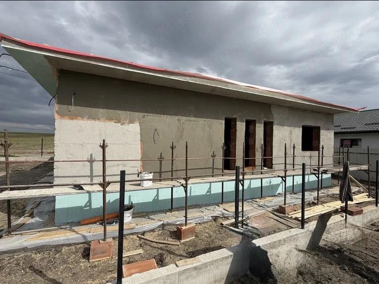 Casă cu Teren 420 Mp în Dancu