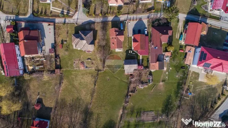 Casă cu 6 camere cu Teren 1915 Mp în Bran