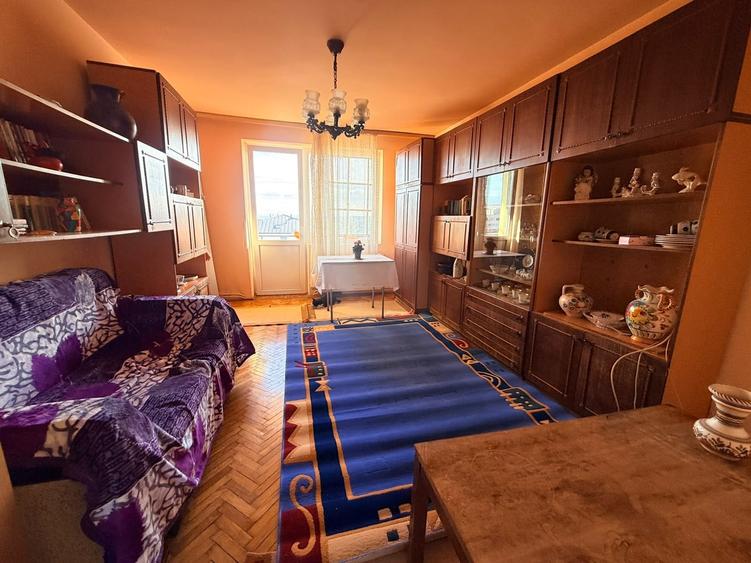 Apartament cu 4 camere în Gheorgheni