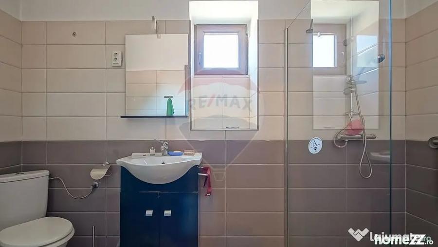 Casă cu 7 camere cu Teren 450 Mp în Caragiale