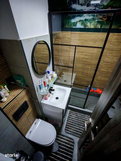 Apartament cu 3 camere decomandat în Astra