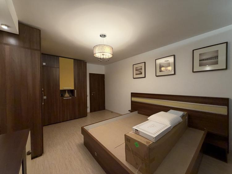 Apartament cu 3 camere decomandat, mobilat în Calea Călărașilor