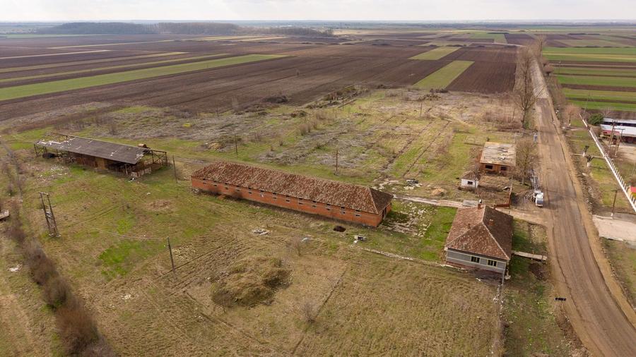 Spațiu industrial, de 3,000 mp, în Mișca