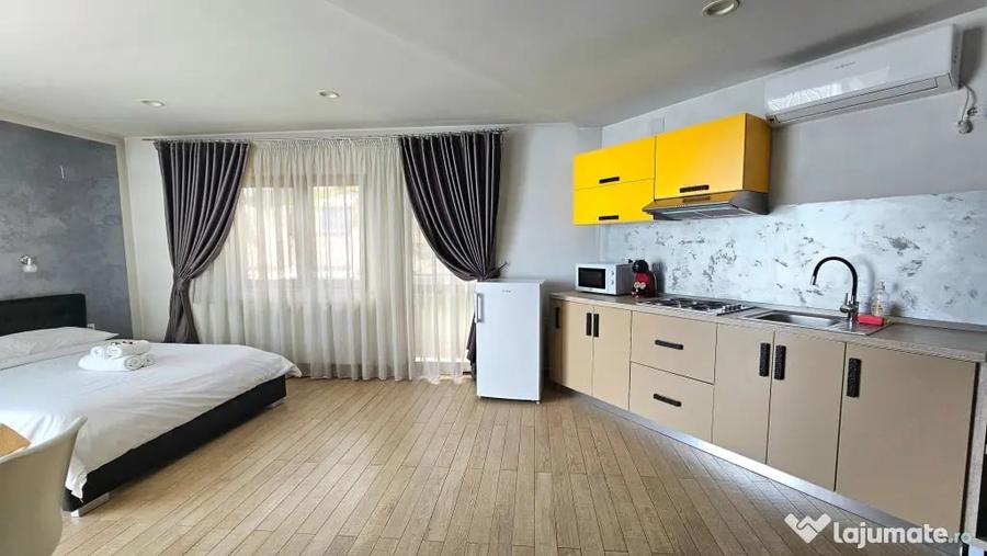 Garsonieră decomandată în Central