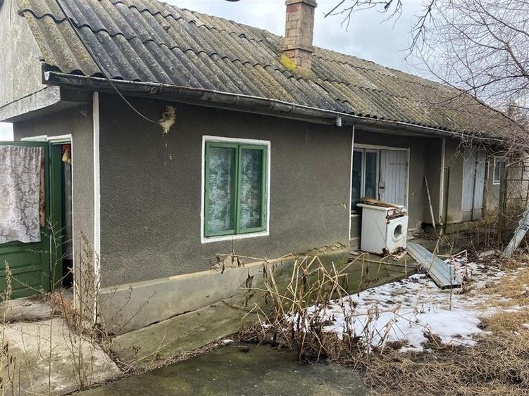 Casă cu 5 camere cu Teren 931 Mp în Movileni