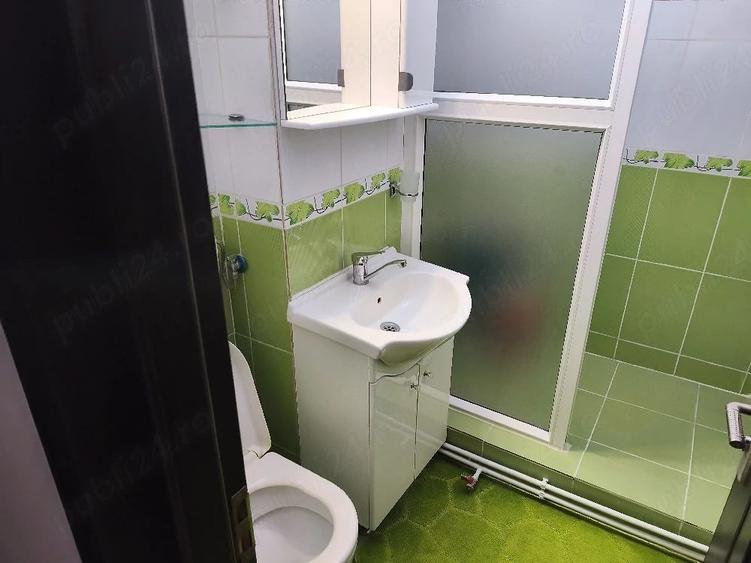 Apartament cu 3 camere decomandat în Cetate