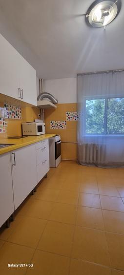 Apartament cu 3 camere decomandat în Brâncoveanu