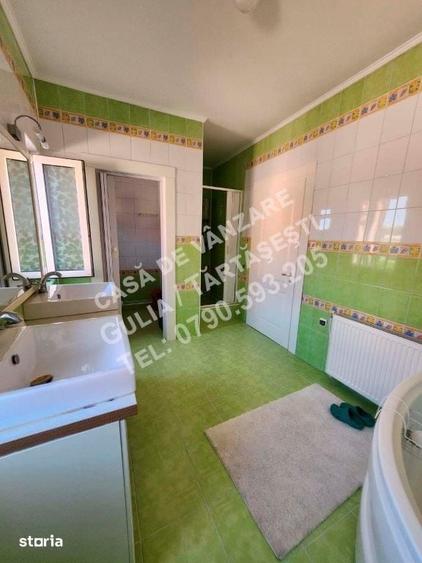 Casă cu 5 camere cu Teren 560 Mp în Tărtășești