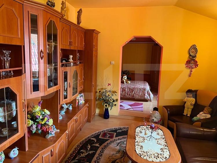 Casă individuală cu 6 camere cu Canalizare în 7 Noiembrie