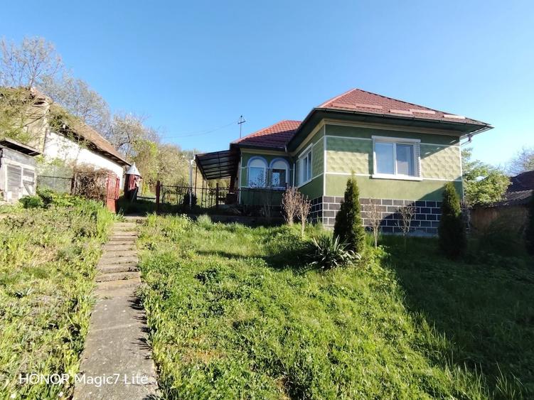 Casă cu 3 camere în Chesău