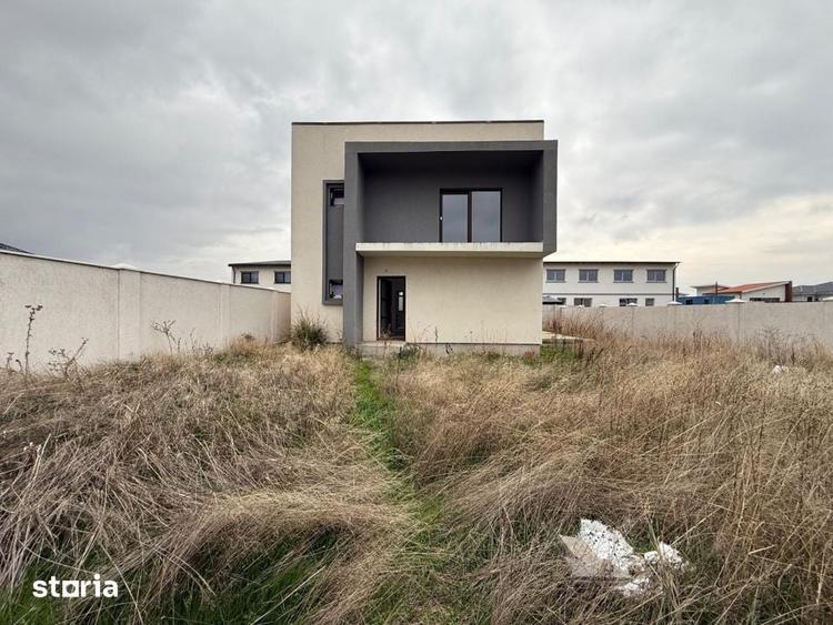 Casă cu 5 camere cu Teren 400 Mp în Central