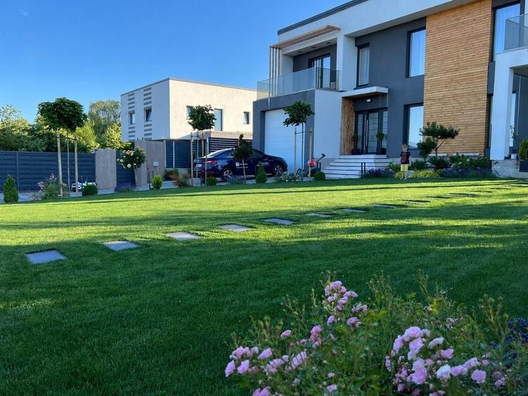 Casă cu 4 camere în Exterior Vest