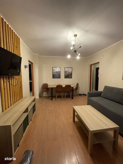 Apartament cu 3 camere decomandat în Romană