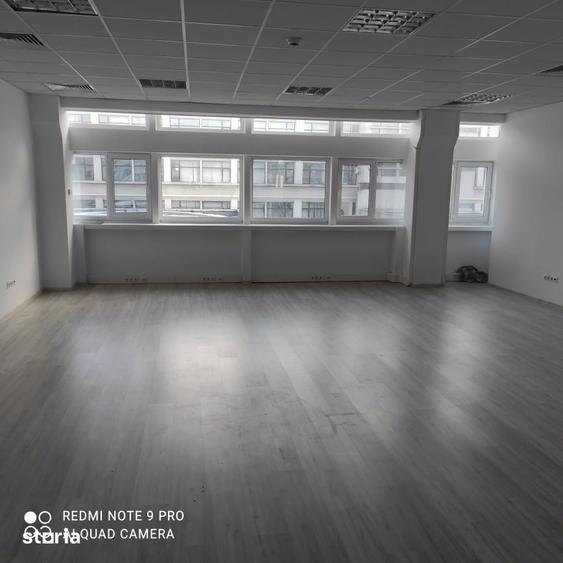 Spațiu comercial, de 100 mp, în Podu Roș