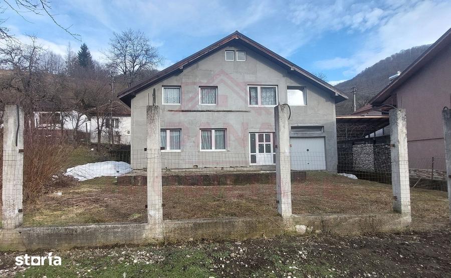 Casă cu 4 camere decomandat cu Teren 563 Mp în Rusca