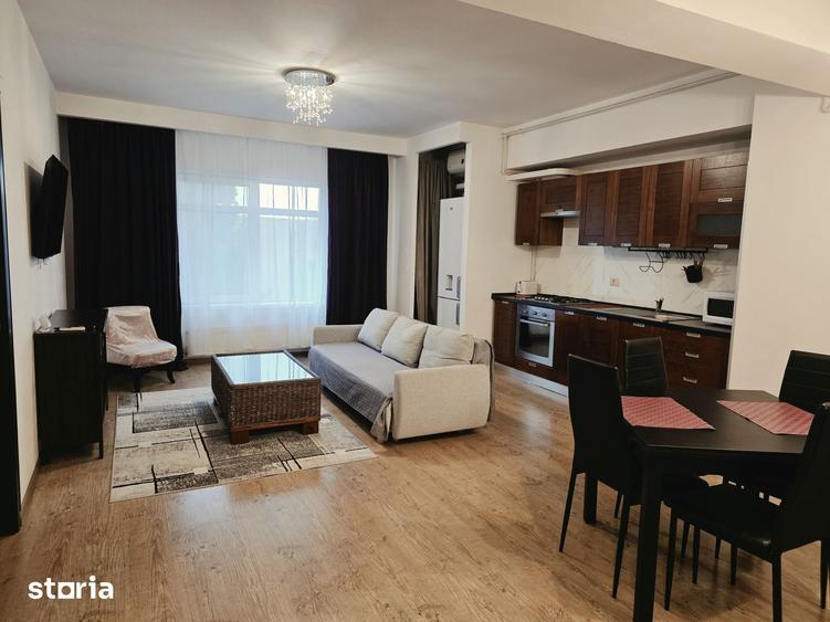 Apartament cu 2 camere semidecomandat în Centrul Civic