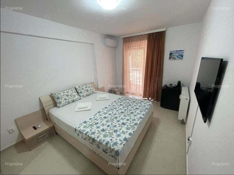 Apartament cu 3 camere decomandat în Neptun