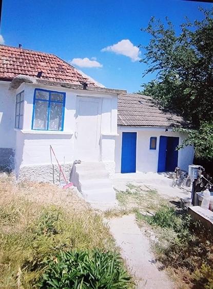 Casă individuală cu 4 camere cu Teren 3065 Mp în Urluiu