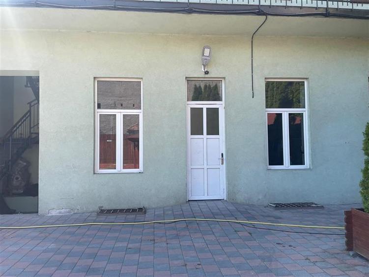 Spațiu comercial, de 277 mp, în Ultracentral