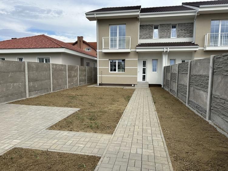 Casă cu 4 camere în Moșnița Nouă