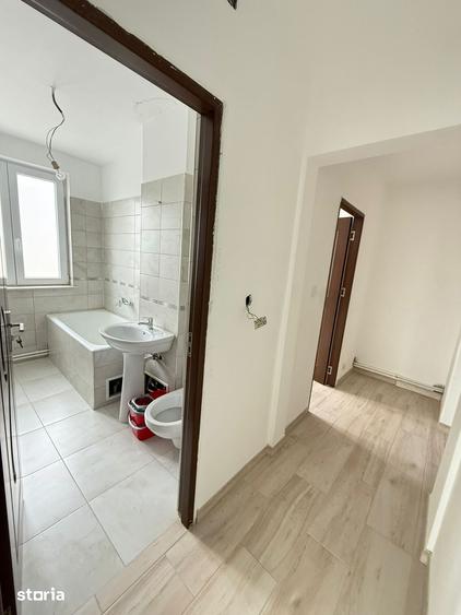 Apartament cu 2 camere decomandat în Cornișa