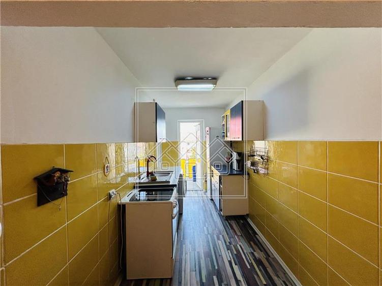 Apartament cu 2 camere decomandat în Mihai Viteazul
