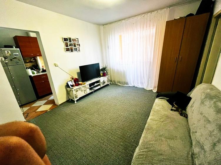 Apartament cu 2 camere semidecomandat în Tătărași