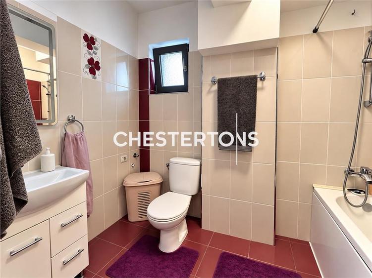 Apartament cu 3 camere semidecomandat, mobilat în Chiajna
