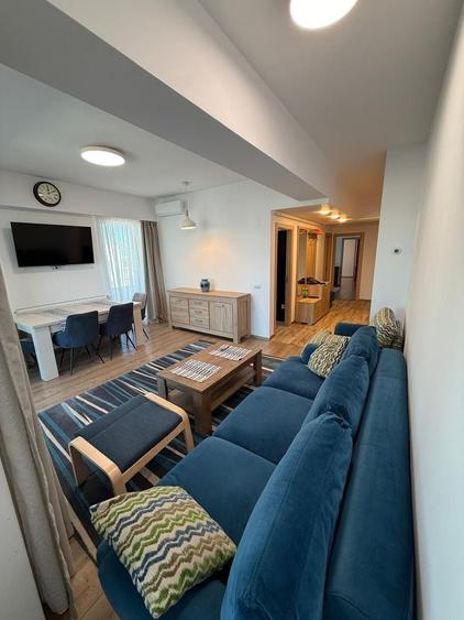 Apartament cu 4 camere, mobilat în Unirii