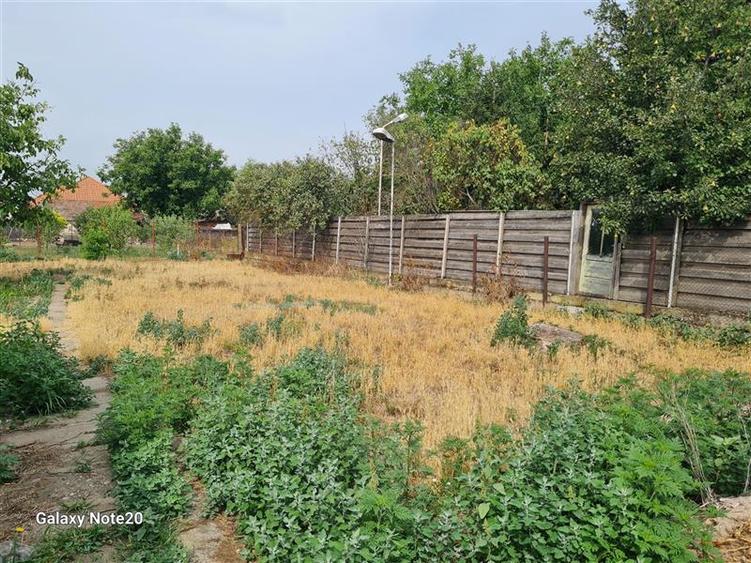 Casă individuală cu 4 camere cu Canalizare în Horia