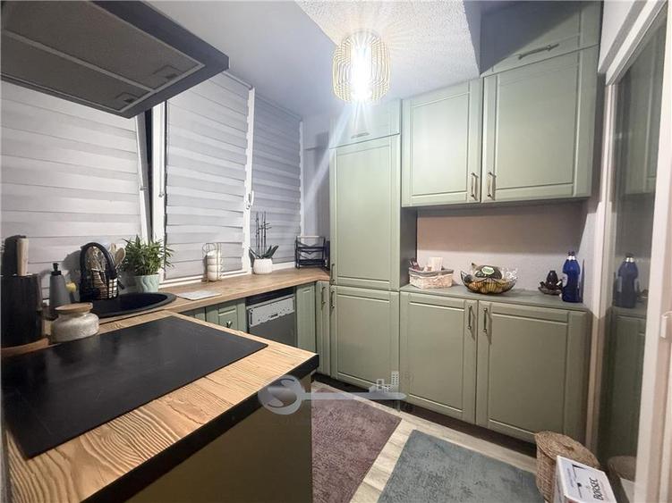Apartament cu 3 camere decomandat, mobilat în Copou
