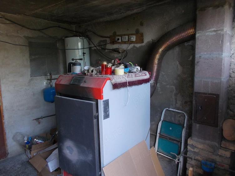 Casă cu 6 camere cu Teren 1600 Mp în Aradului